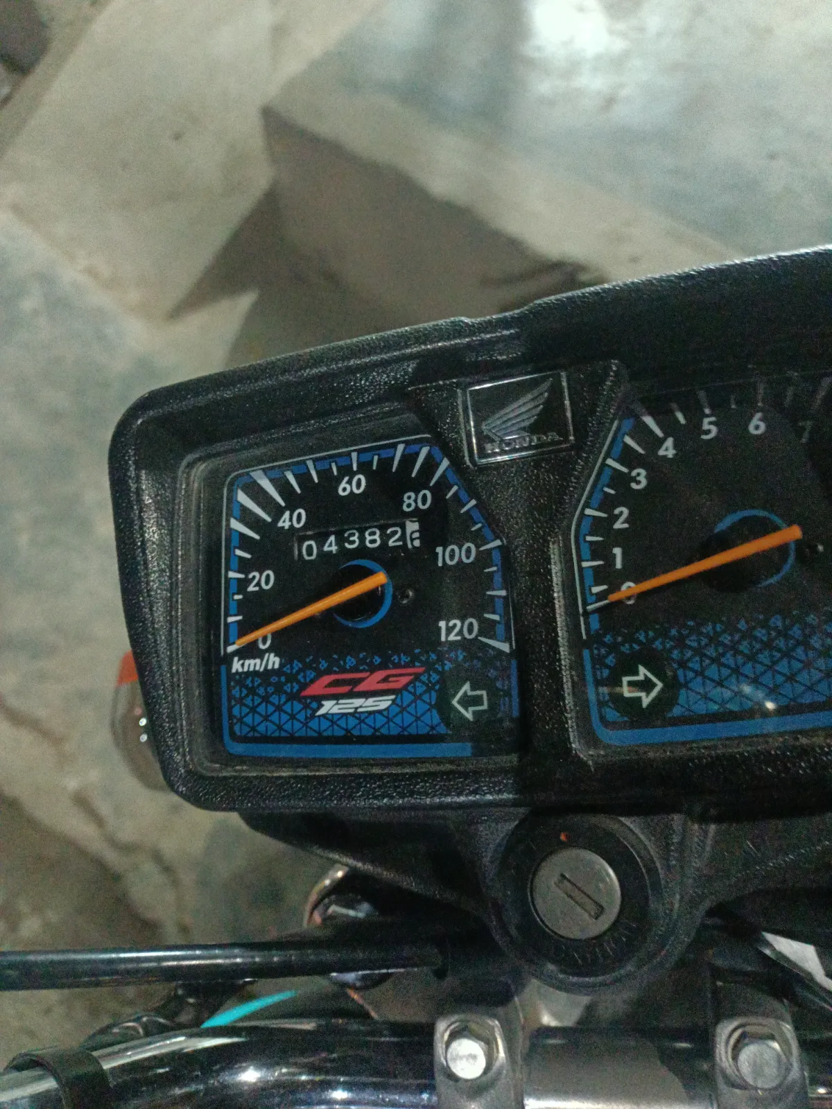 Honda CG 125 2025 (4/5)