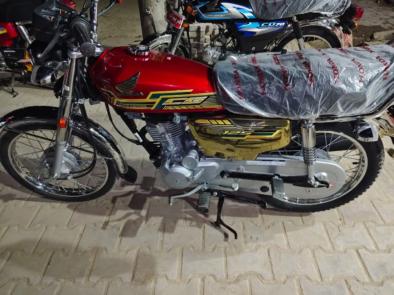 Honda CG 125S Gold 2026 (2/5)